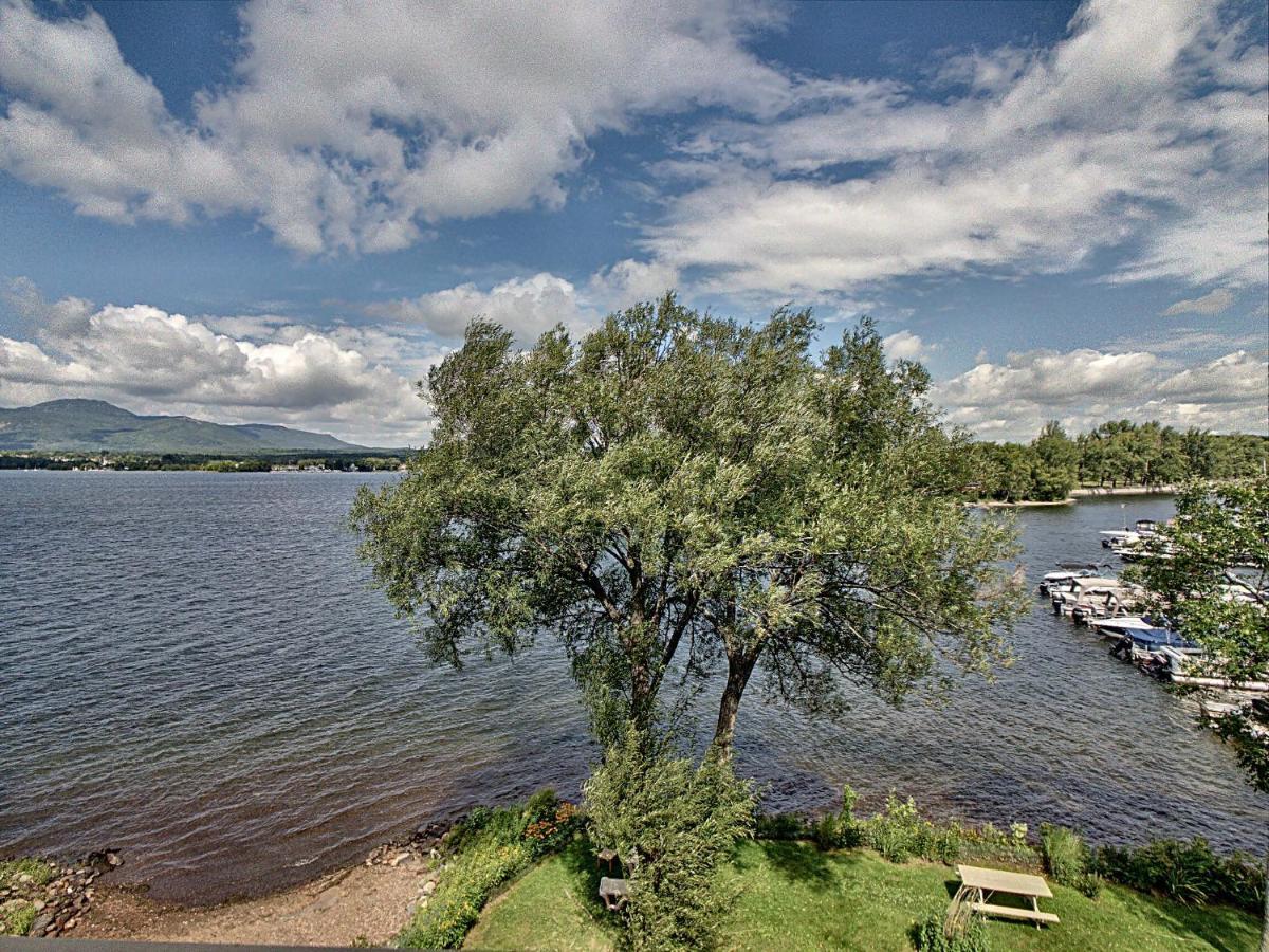 Location Tourisme Estrie - Oberge Du Village Magog Dış mekan fotoğraf