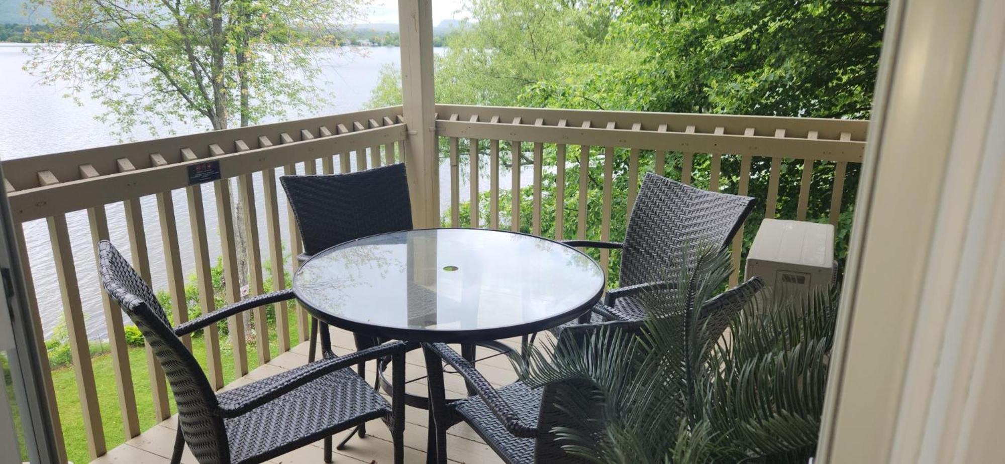 Location Tourisme Estrie - Oberge Du Village Magog Dış mekan fotoğraf